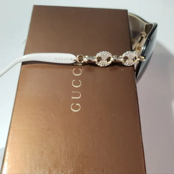 Gucci Sunglasses with Case - Picture 2 of 6